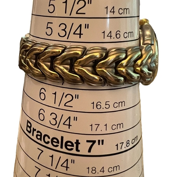 Vintage Citizen Round Champagne and Gold tones Ladies watch Working - Picture 11 of 11